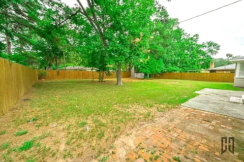 403 Lakeshore Dr — Photo 3