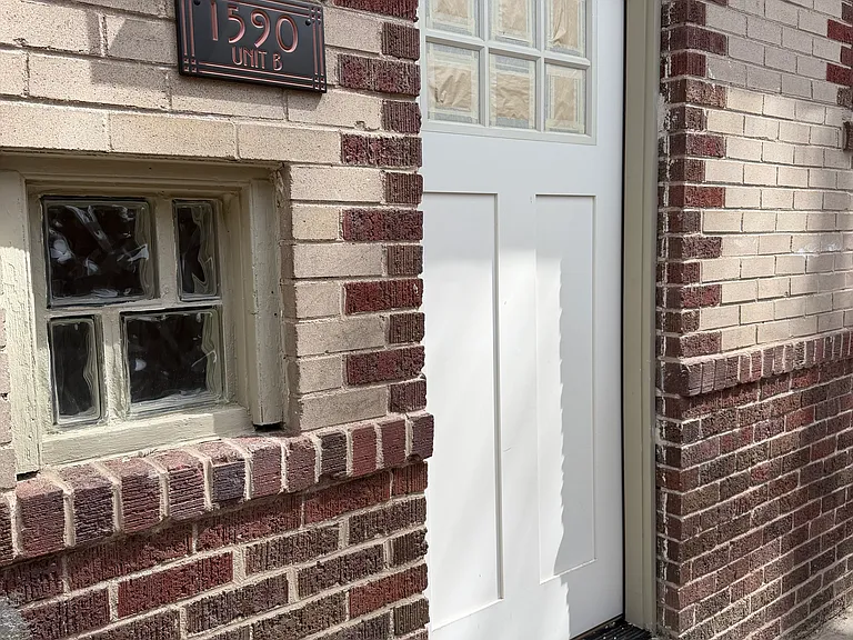 1584 Meade St — Photo 2