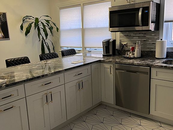 2nd image of 3725 East Ave #1S