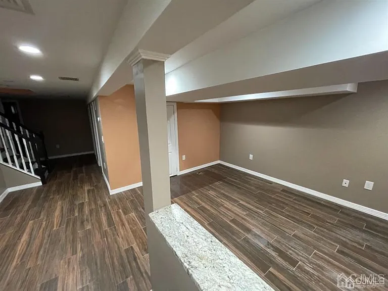 210 Runyon Ave — Photo 20