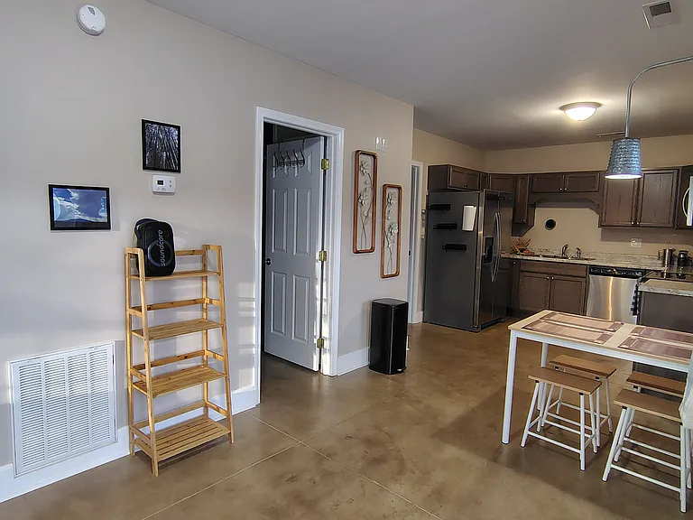 362 Roberta St SW #B — Photo 7