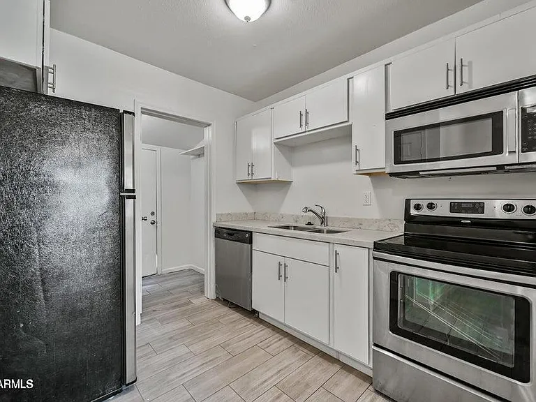 907 N 22nd Pl #3 — Photo 8