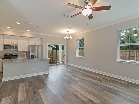 5th image of 2611 S Brown Ave