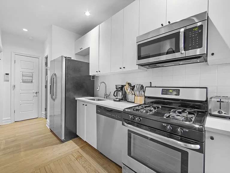 115 Greenpoint Ave #C4 — Photo 5