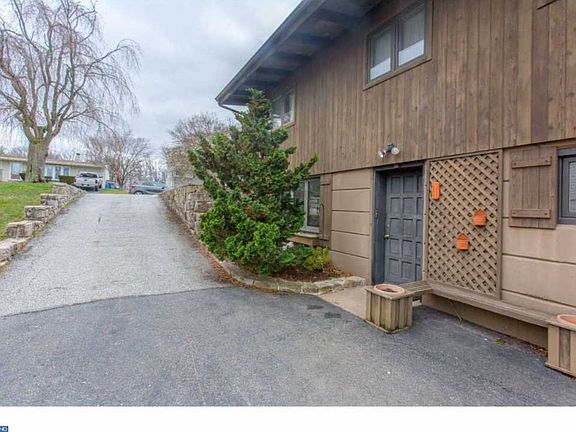 5th image of 15 Sherwood Ln