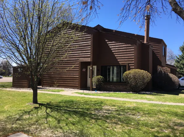 3802 Cherry St, Grand Forks, ND 58201