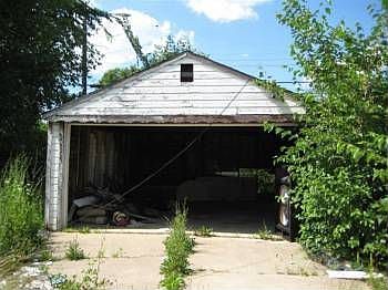 2nd image of 13513 Manning St