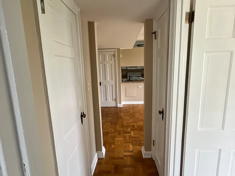1700 N Elm St #P5 — Photo 7