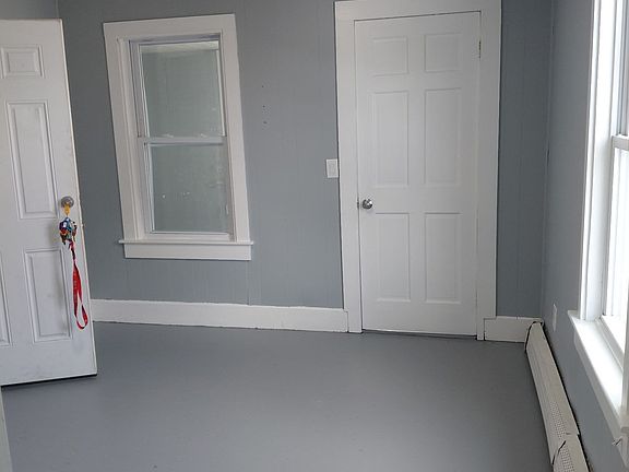 3rd image of 12 Mill St
