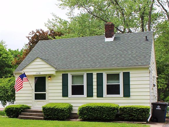 2nd image of 2658 Maplewood Ave