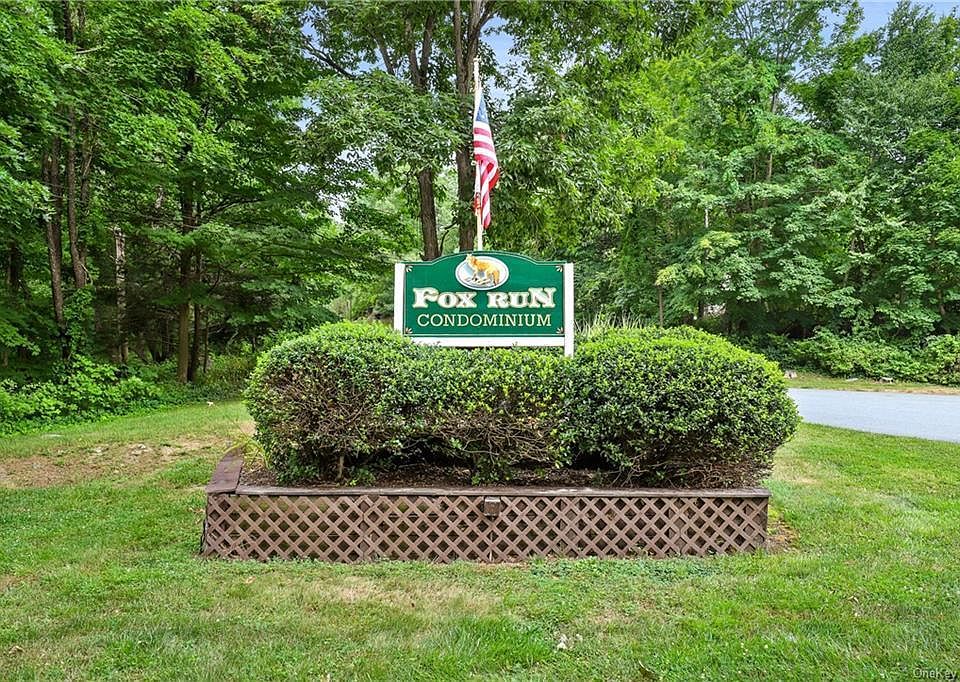 1st image of 220 Fox Run Ln
