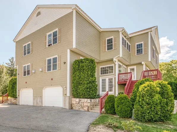 11 Paul Revere Path, Hopkinton, MA 01748