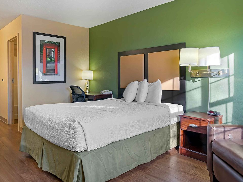 Studio Suite - 1 Queen Bed