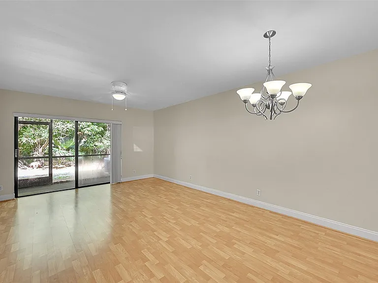 2518 NW 89th Dr #2518 — Photo 6