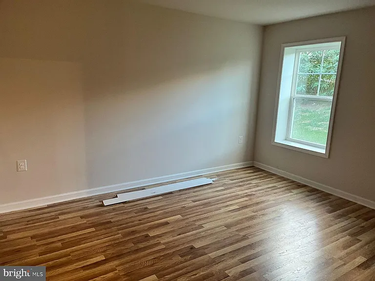 335 National St — Photo 27