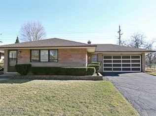 601 Ambleside Rd, Des Plaines, IL 60016