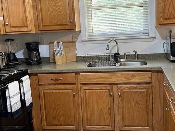 4th image of 212 Newmantown Rd