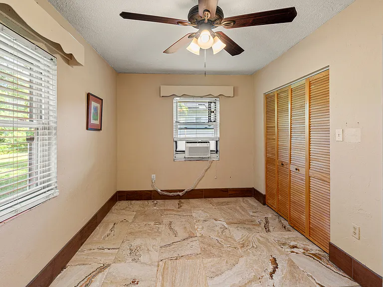5709 Lake Le Clare Rd — Photo 4