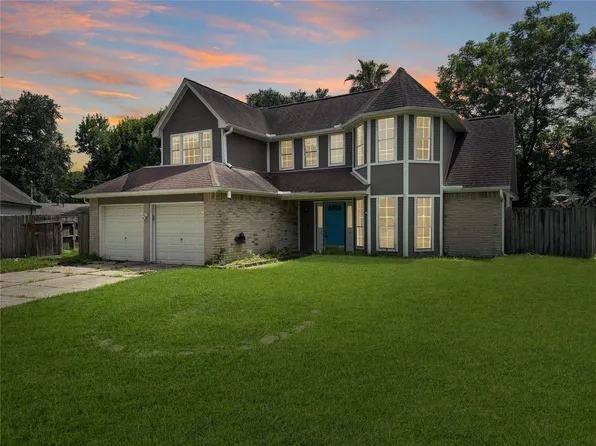 4514 Beechcraft St, Seabrook, TX 77586