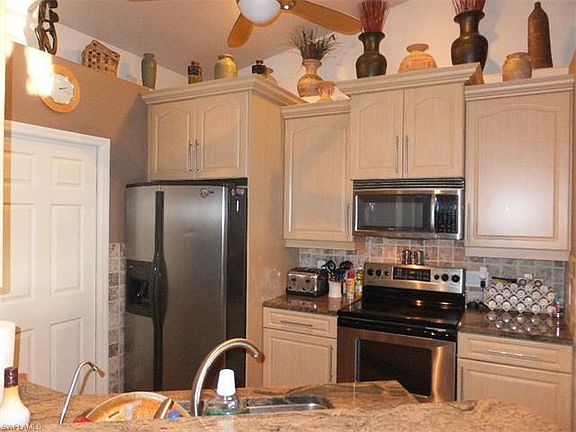 3rd image of 1403 SE 5th Pl