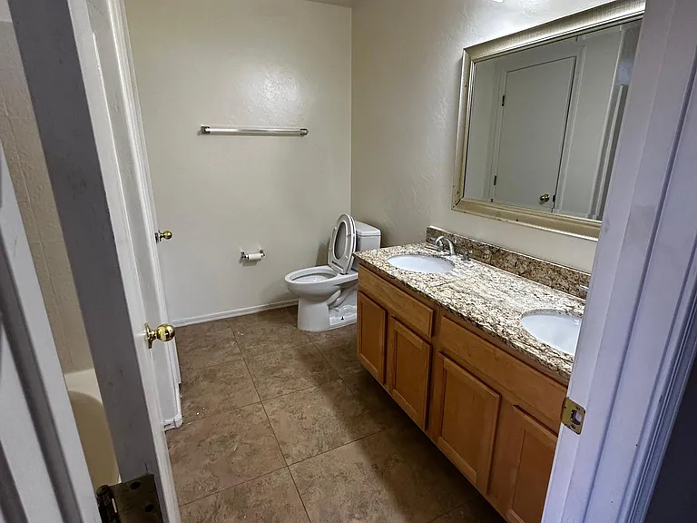619 E Colt Ct — Photo 20