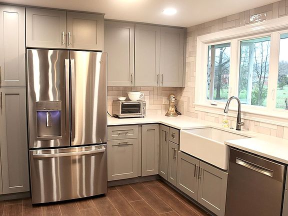 4th image of 2040 Oak Dr