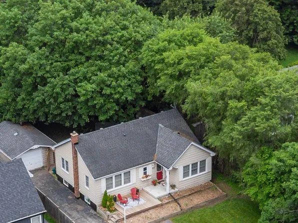 938 King Rd, Burlington, ON L7T 3L3