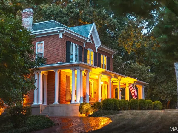 1014 Henry St, Alton, IL 62002