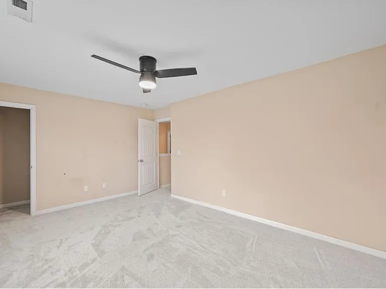 1112 Sir Gawaine Dr — Photo 2