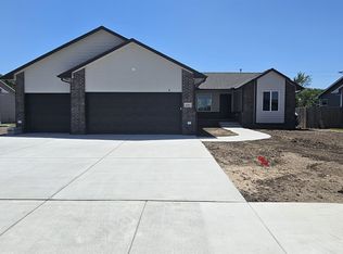 11721 E Mount Vernon Rd, Wichita, KS 67207