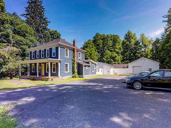 From Tinker St/Route 212