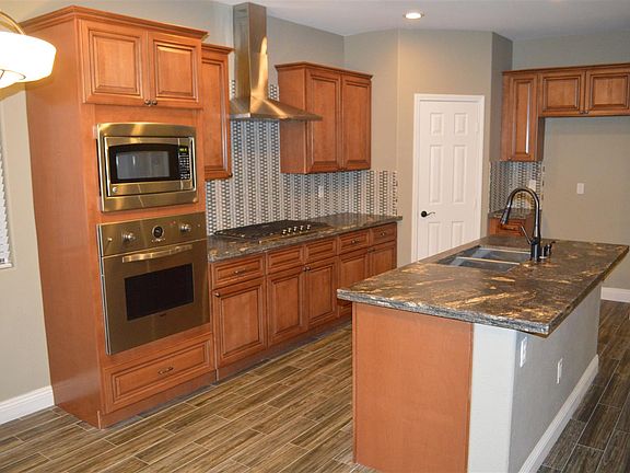 3rd image of 30 Cobbs Creek Way