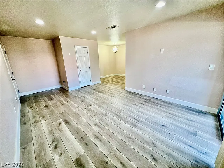 5295 Indian River Dr #310 — Photo 3