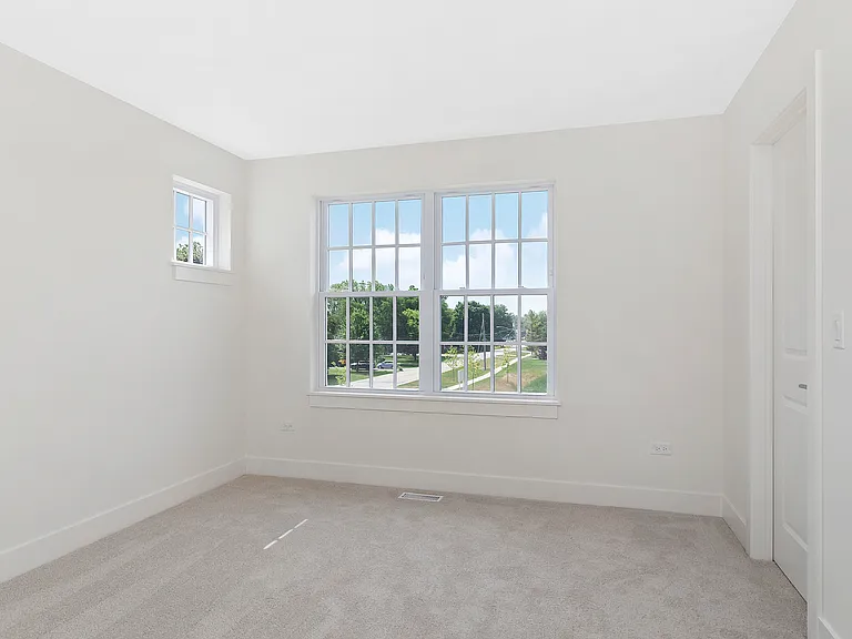 724 Derby Ln — Photo 19