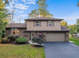 131 Shady Grove Dr, East Amherst, NY 14051