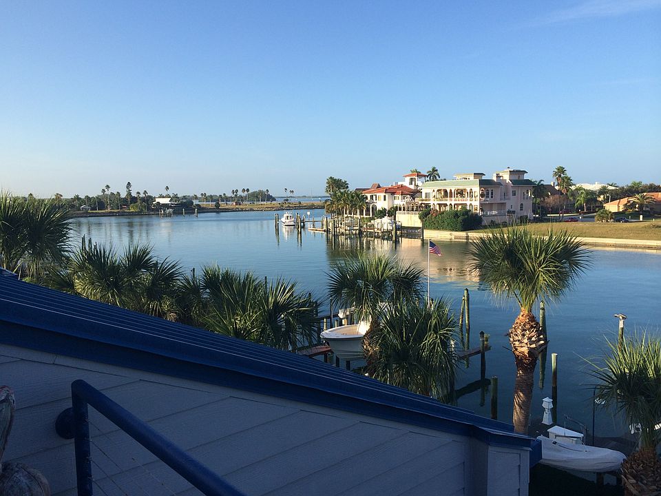 2nd image of 910 Pinellas Bayway S APT 202