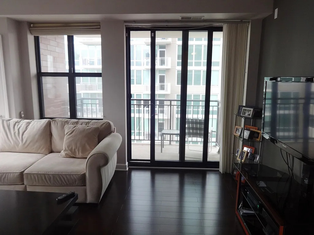 Building Photo - 451 W Huron St #1012
