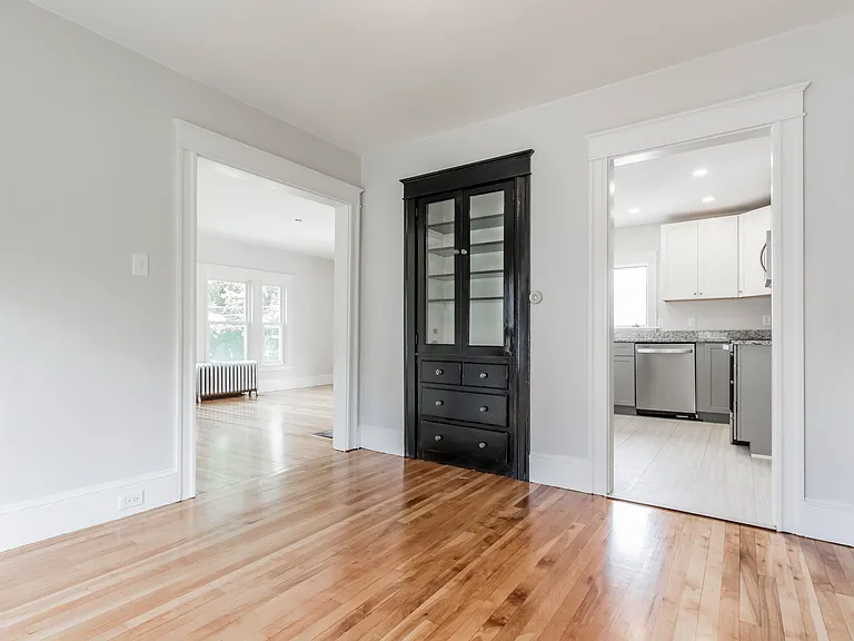 206 Pine St #2 — Photo 8