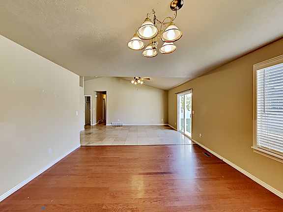 4th image of 6072 W Duchess St