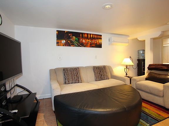 4th image of 3316 Upperline St #102
