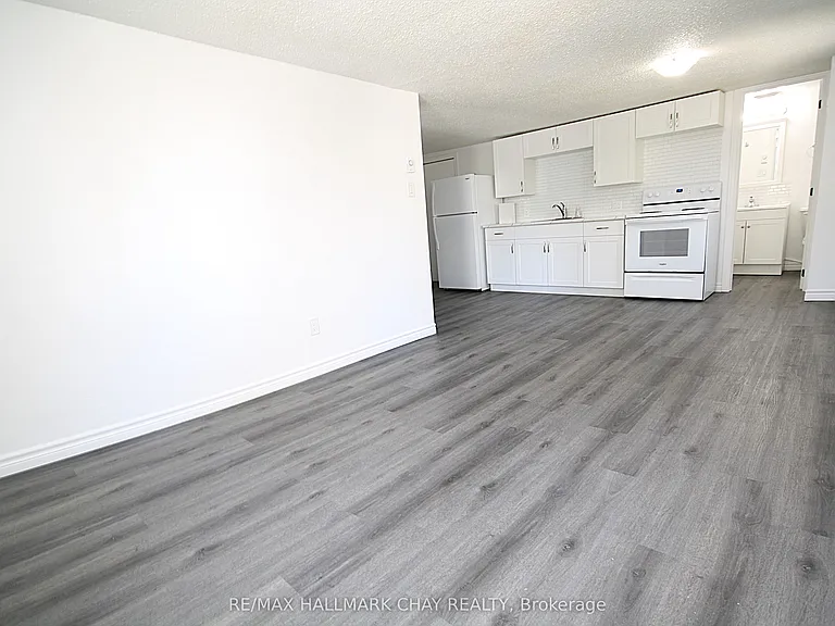 58 Queen St W #5 — Photo 3