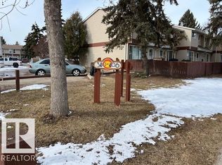 350 Clareview Rd NW, Edmonton, AB T5A4G6