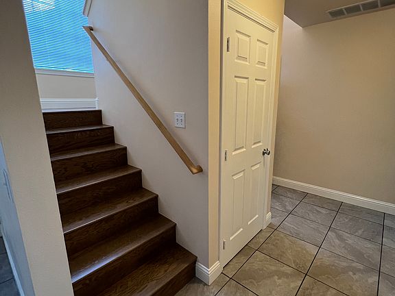 3rd image of 10886 Tulip Pl NW