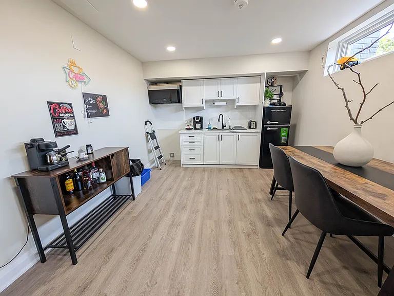 174 Eastchester Ave — Photo 10