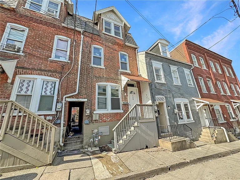 328 N Law St — Photo 1