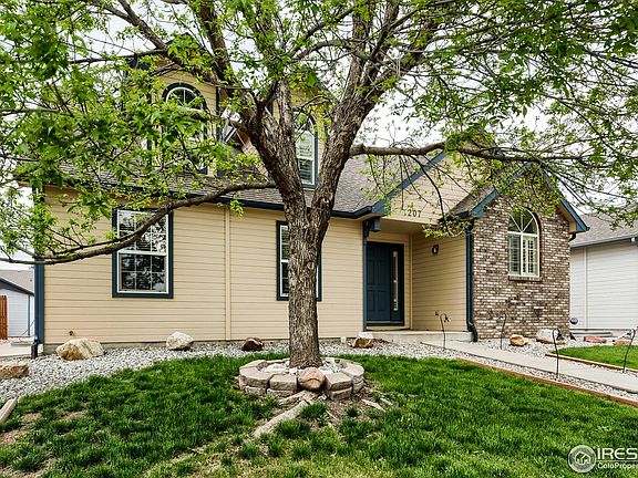 3rd image of 207 Lark Bunting Ave