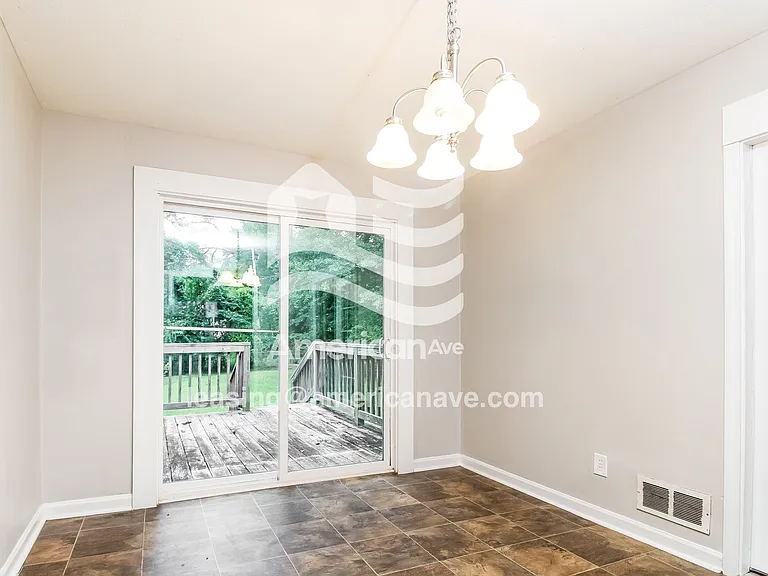1410_002_dining_room_3.jpg