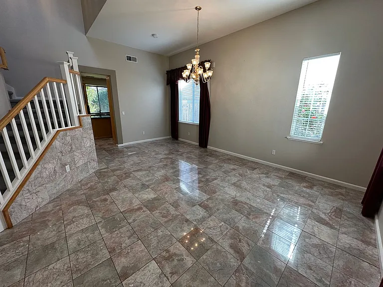 2283 Gary Ln — Photo 4