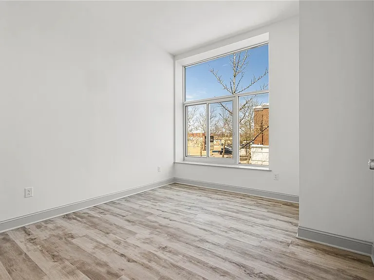 105 Main St #2 — Photo 15