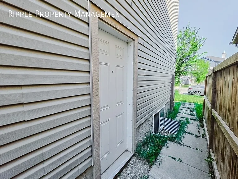 346 Saddlebrook Way NE #LOWER — Photo 12